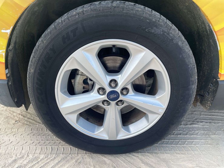 2017-ford-edge-image-19