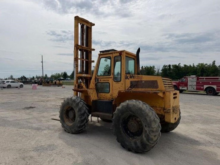 lift-king-4x4-rough-terrain-forklift-image-7