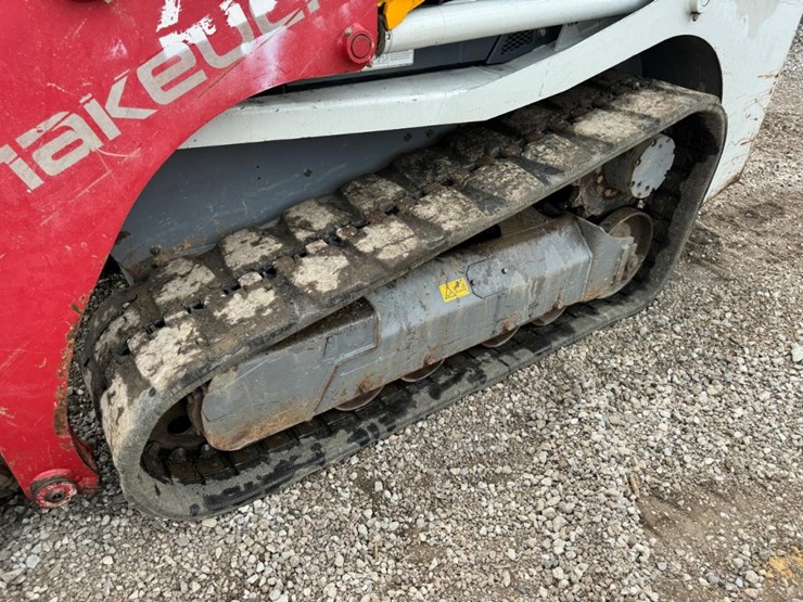 2019-takeuchi-tl8-image-13