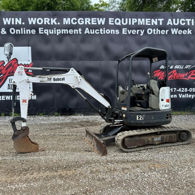 2016 BOBCAT E26