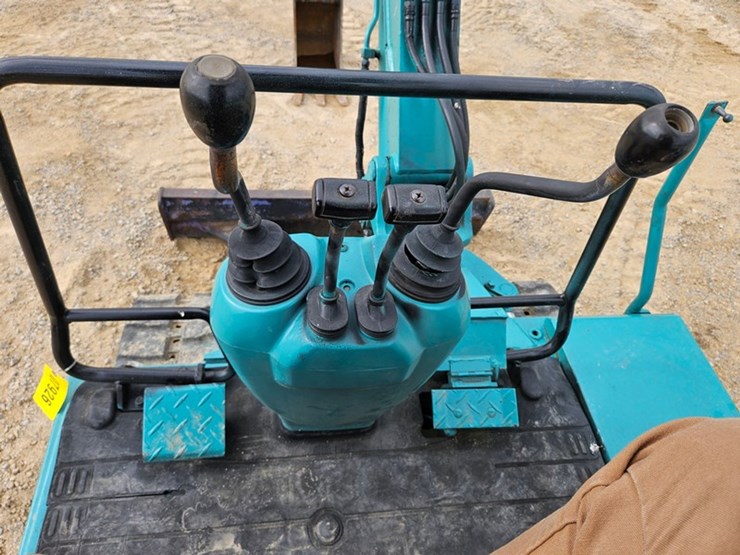 komatsu-pc20-image-30
