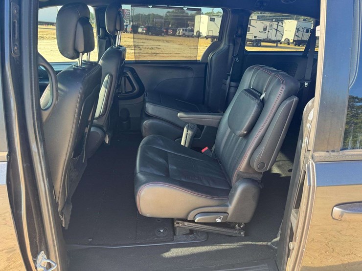 2018-dodge-grand-caravan-image-17