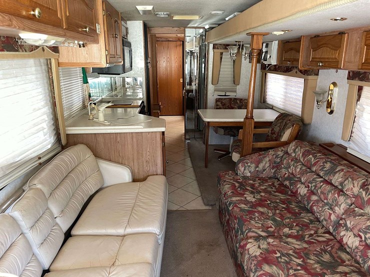 1999-freightliner-xc-allegro-39-bus-diesel-pusher-motor-home-(46,649-miles)-image-8