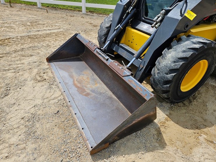 new-holland-ls190-image-9
