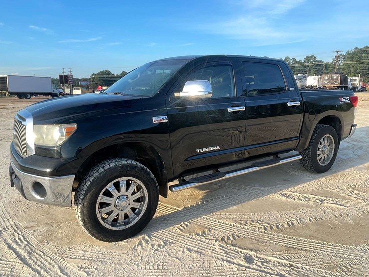 2012-toyota-tundra-image-1