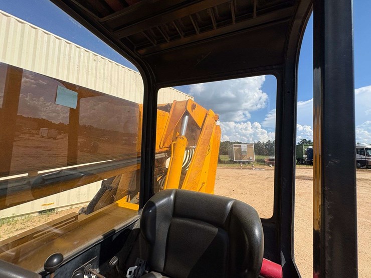 2005-jcb-506-image-16
