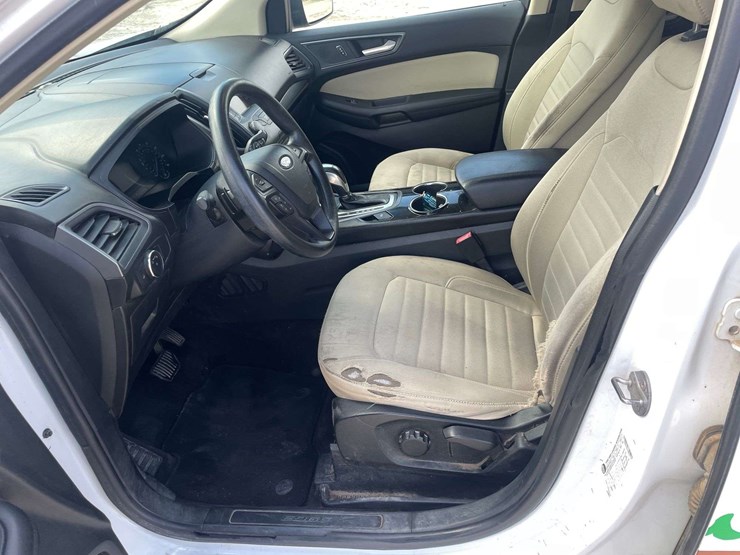 2017-ford-edge-image-10
