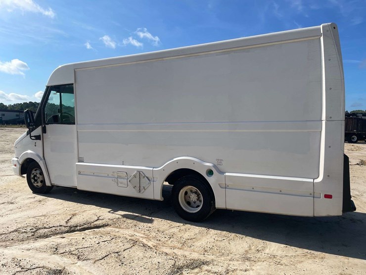2013-utility-van-image-2
