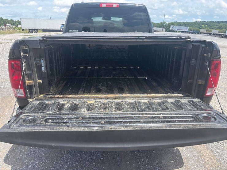 2014-dodge-1500-image-10