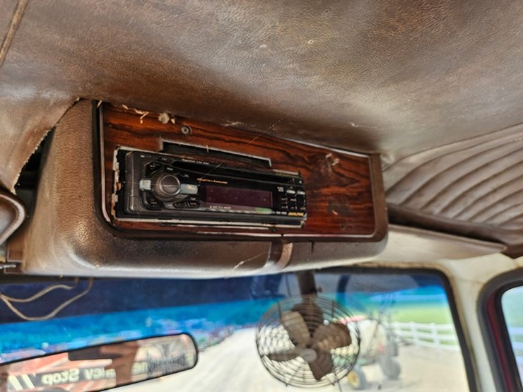 1983-ford-9000-image-62
