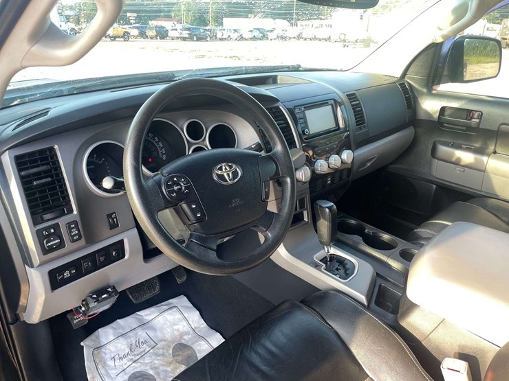 2012-toyota-tundra-image-11