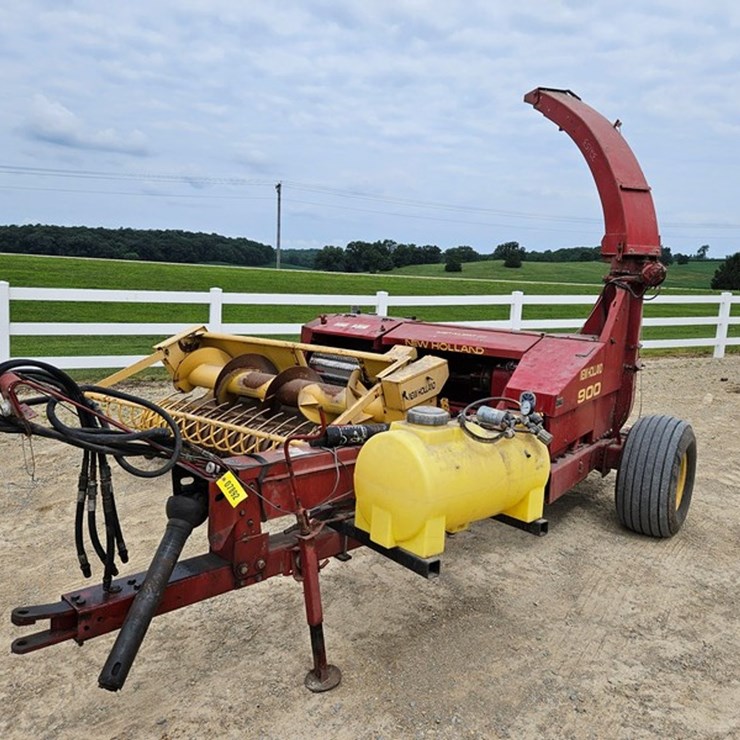 NEW HOLLAND 900