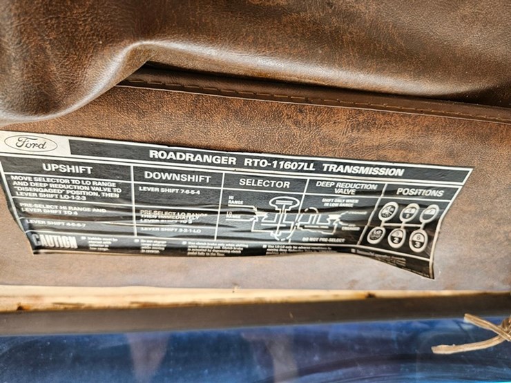 1983-ford-9000-image-63