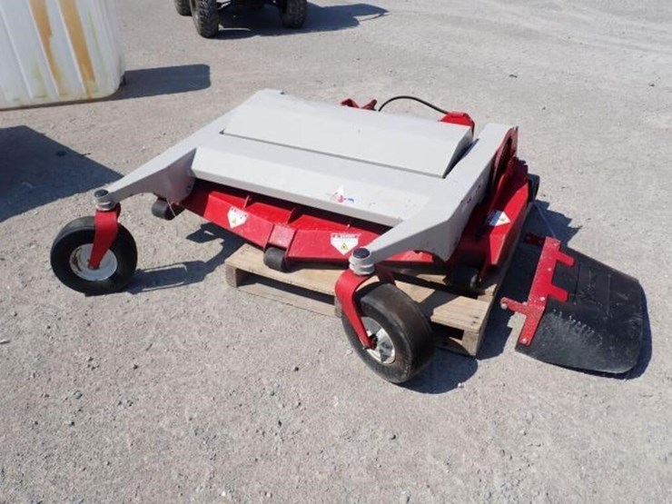 ventrac-60-in.-tractor-mower-deck-image-1
