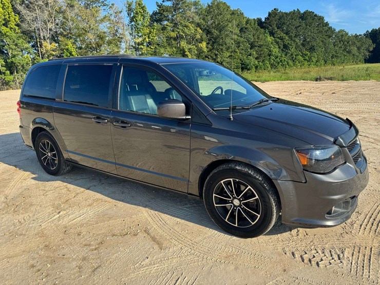 2018-dodge-grand-caravan-image-2