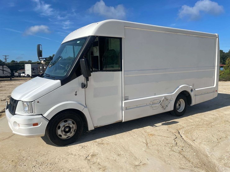 2013-utility-van-image-1