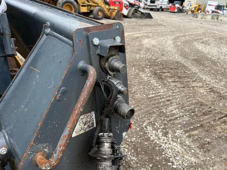 deere-318e-image-12
