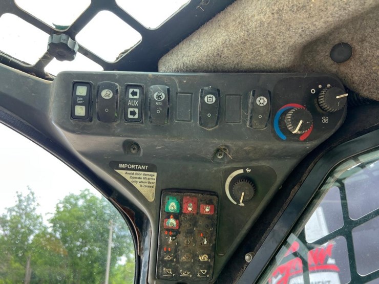 deere-318e-image-19