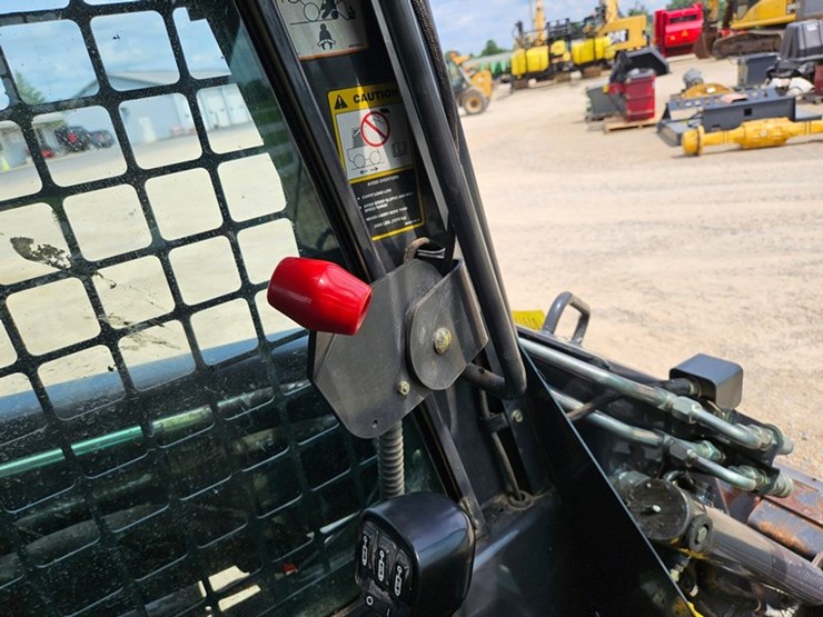 new-holland-ls190-image-25