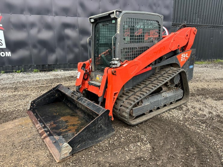 2023-kubota-svl97-2-image-2