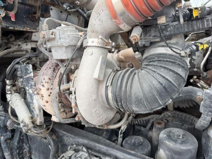 2013-kenworth-w900-image-35