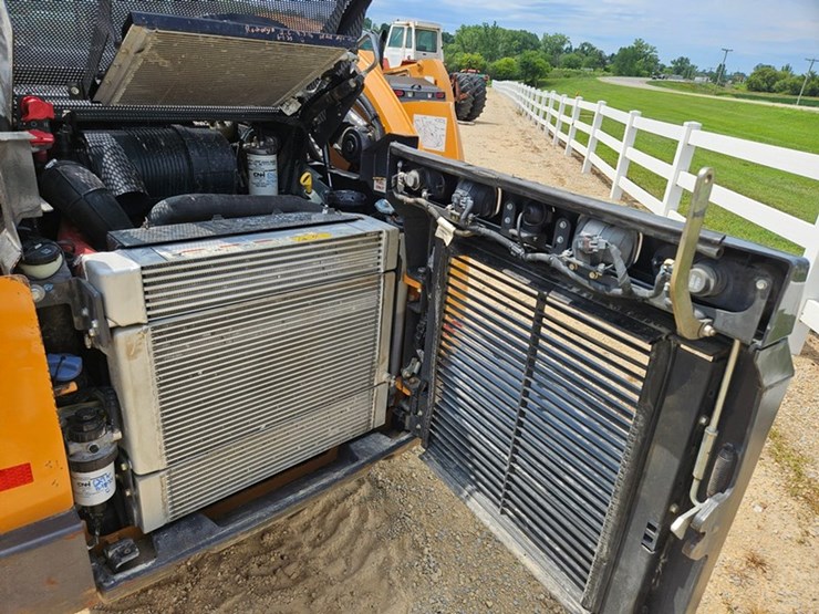 2023-case-tv450b-image-18