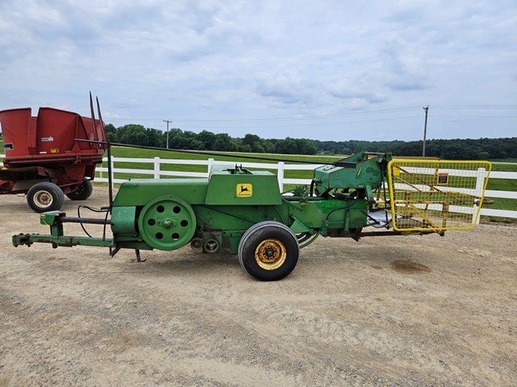 john-deere-336-image-2