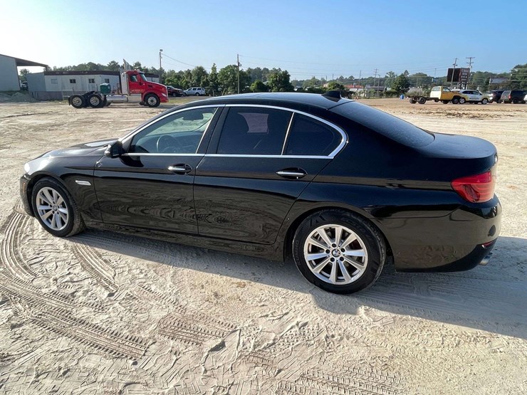 2015-bmw-528i-4-door-sedan-(116,153-miles)-image-2