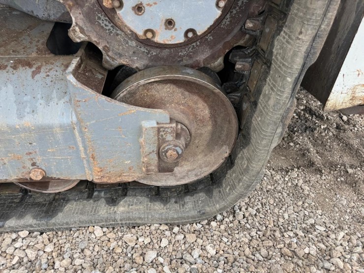 2019-takeuchi-tl8-image-16