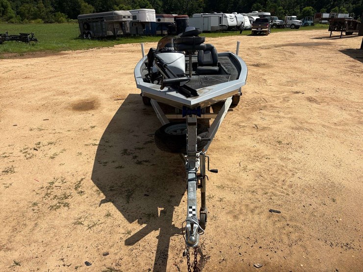 2011-xpress-12'-aluminum-boat-w/yamaha-90hp-outboard-image-5
