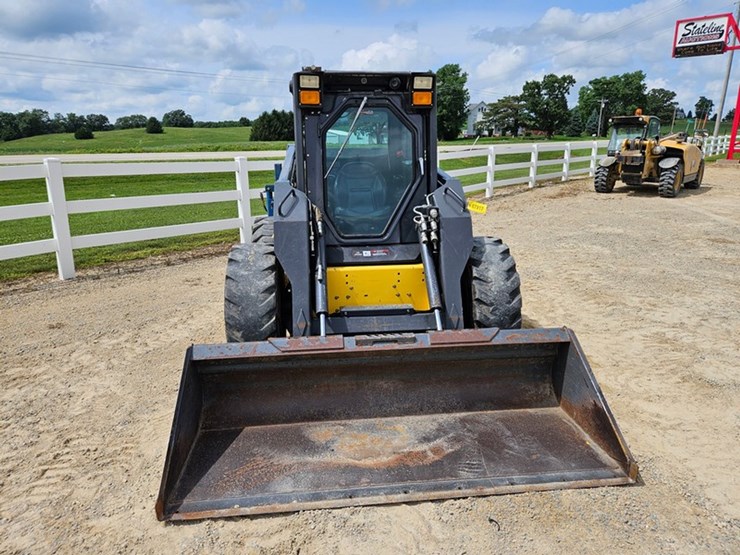 new-holland-ls190-image-8