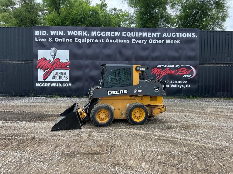 deere-318e-image-1