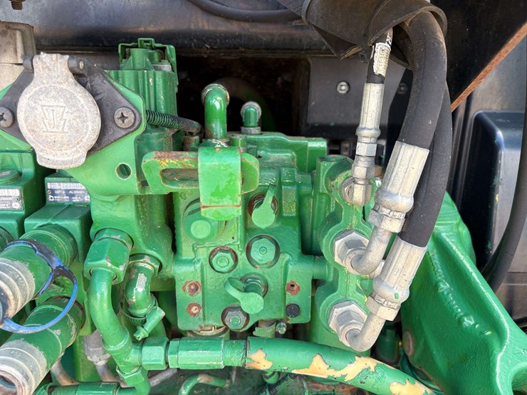 john-deere-6330-image-32