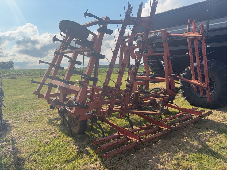 hesston-2210-image-8