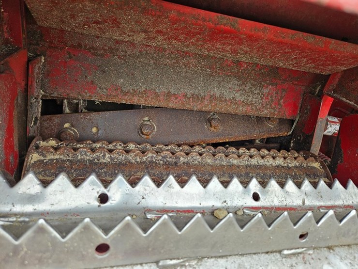 new-holland-900-image-21