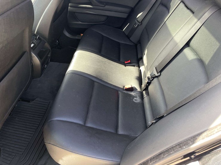 2015-bmw-528i-4-door-sedan-(116,153-miles)-image-14