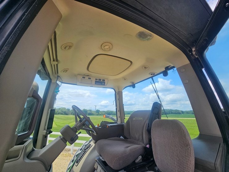 john-deere-8285r-image-26