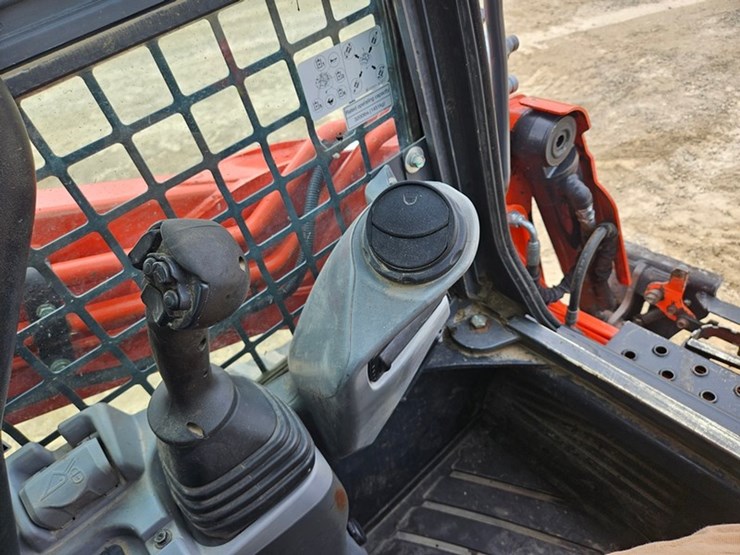 kubota-svl95-2s-image-26