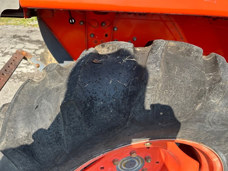 1995-kubota-l2900-image-8