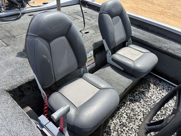 2011-xpress-12'-aluminum-boat-w/yamaha-90hp-outboard-image-19