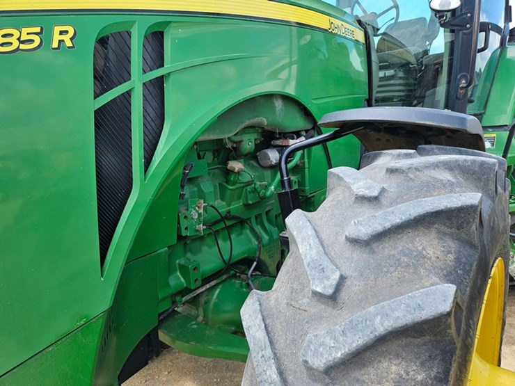 john-deere-8285r-image-12
