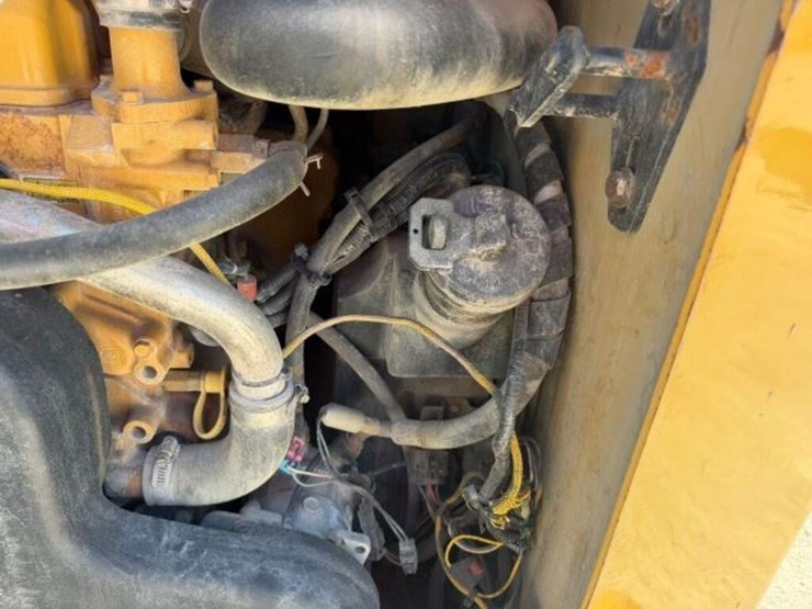 2014-caterpillar-262d-image-27