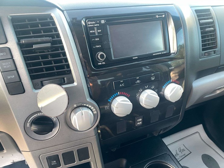 2012-toyota-tundra-image-13