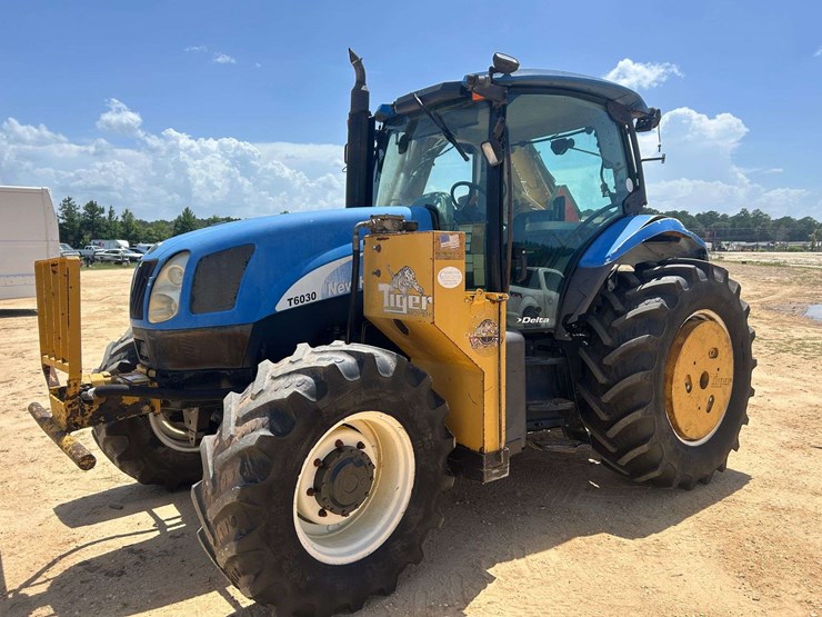 2010-new-holland-t6030-image-1