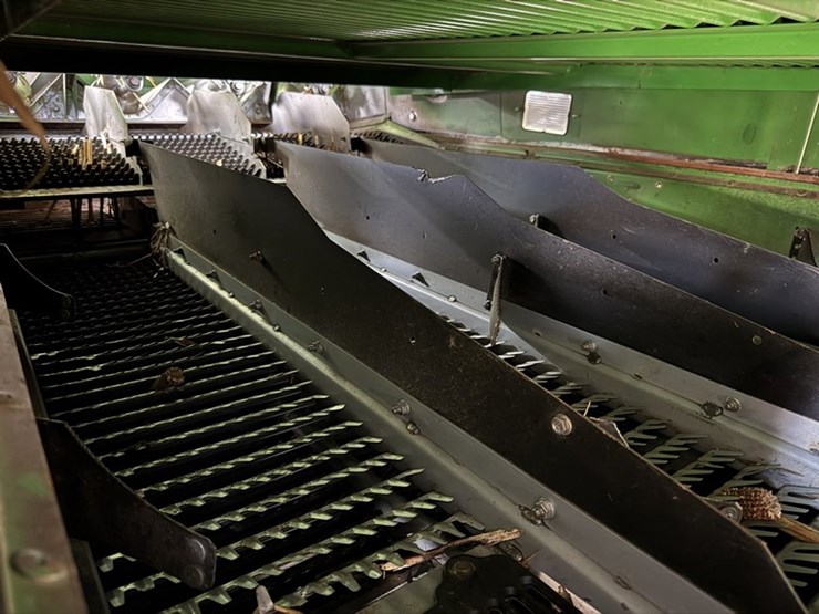 2011-john-deere-9870-sts-image-22