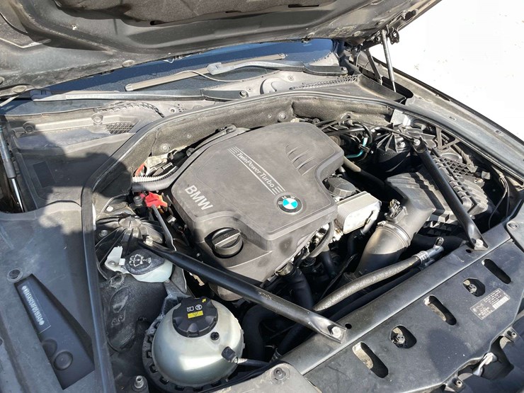 2015-bmw-528i-4-door-sedan-(116,153-miles)-image-8