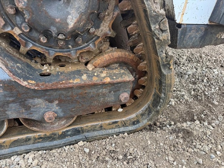 2016-bobcat-t595-image-16