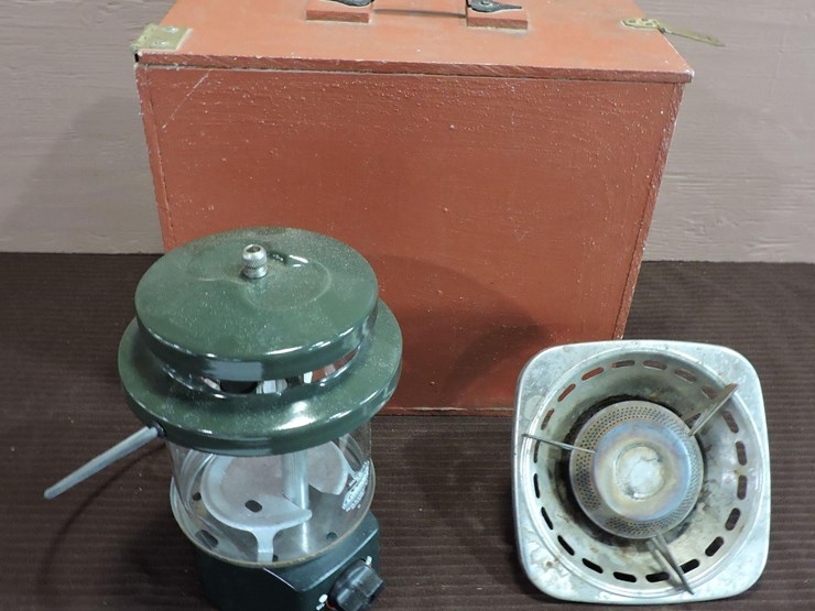 coleman-propane-lantern-and-single-burner-stove-image-1