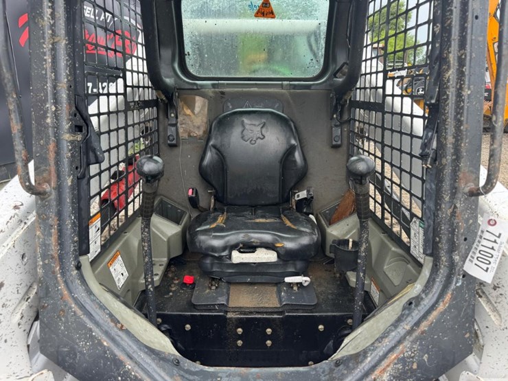2016-bobcat-t595-image-22