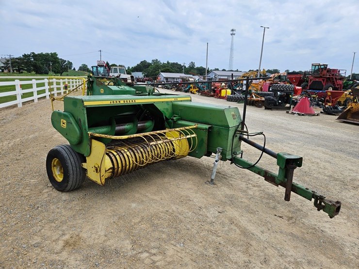 john-deere-336-image-7